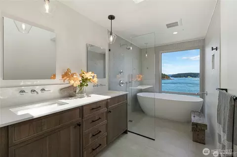 Bath - 8256 Orcas Rd, Eastsound, WA 98245 photo 2 of 2
