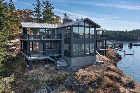 8256 Orcas Rd, Eastsound, WA 98245