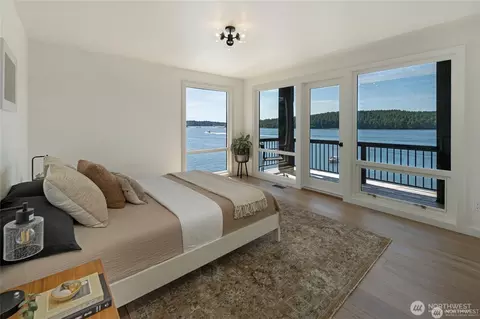 Bedroom - 8256 Orcas Rd, Eastsound, WA 98245 photo 3 of 3