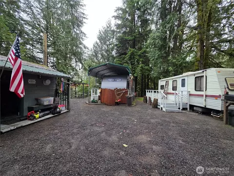 71 Hilltop Ct, Brinnon, WA 98320