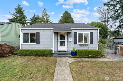 1027 S Rochester St, Tacoma, WA 98465