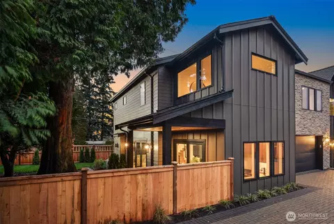 5916 108th Ave NE, Kirkland, WA 98033