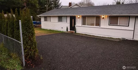 3230 Larch Way, Lynnwood, WA 98036