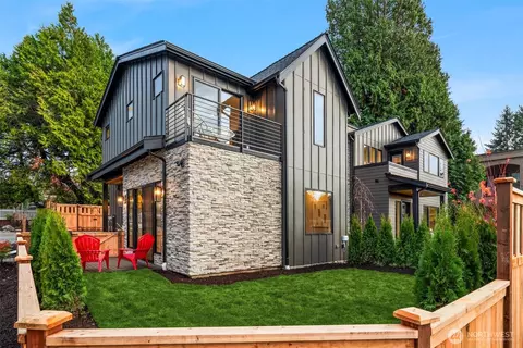10805 NE 60th St, Kirkland, WA 98033
