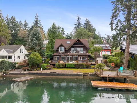 7422 Ray Nash Dr NW, Gig Harbor, WA 98335