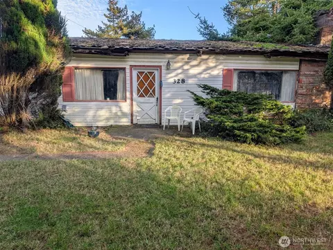 328 Ensign Ave NW, Ocean Shores, WA 98569