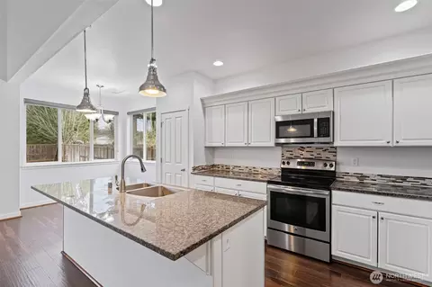 Kitchen - 254 Parkside Loop, Chehalis, WA 98532 photo 1 of 2