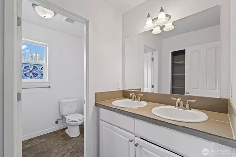 Bath - 254 Parkside Loop, Chehalis, WA 98532 photo 4 of 5