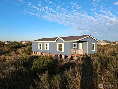 444 W Wind St NW, Ocean Shores, WA 98569