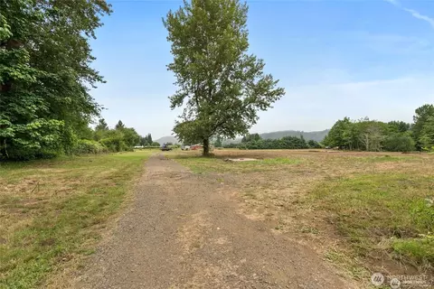 753 State Route 6, Raymond, WA 98577