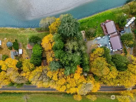35750 Shangrila Dr, Sedro Woolley, WA 98284