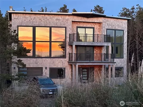 27712 I Ln, Ocean Park, WA 98640
