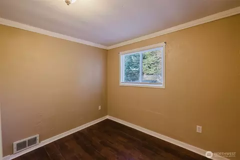 1104 E 31st St, Bremerton, WA 98310 photo 16
