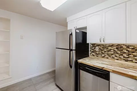 1104 E 31st St, Bremerton, WA 98310 photo 9