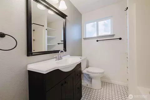 1104 E 31st St, Bremerton, WA 98310 photo 14