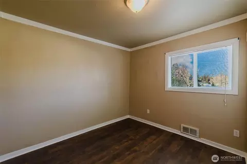 1104 E 31st St, Bremerton, WA 98310 photo 19