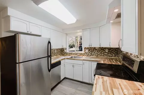 1104 E 31st St, Bremerton, WA 98310 photo 6