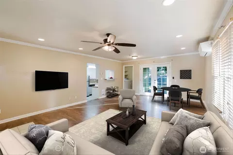 1104 E 31st St, Bremerton, WA 98310 photo 5