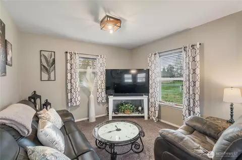 755 Willapa Second St, Raymond, WA 98577 photo 5