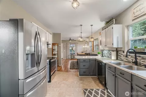 755 Willapa Second St, Raymond, WA 98577 photo 8