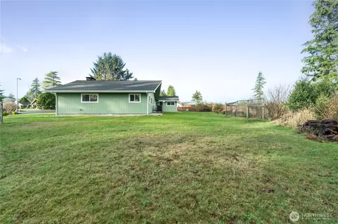 Exterior - 8 Trinity Pl, Cosmopolis, WA 98537 photo 5 of 6
