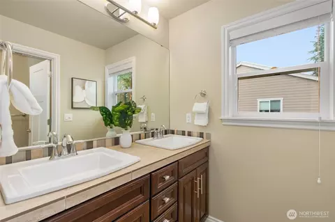 Bath - 20326 126th Ave NE, Bothell, WA 98011 photo 4 of 6