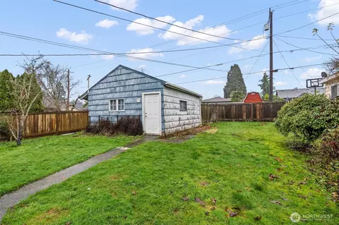 Exterior - 1715 Mcdougall Ave, Everett, WA 98201 photo 4 of 5