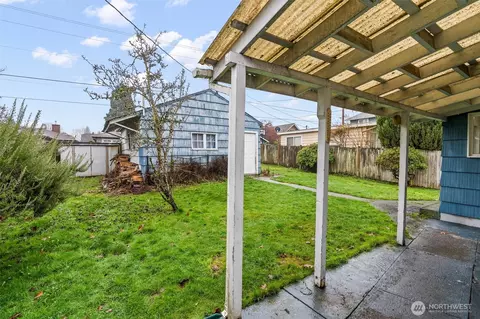 Exterior - 1715 Mcdougall Ave, Everett, WA 98201 photo 3 of 5