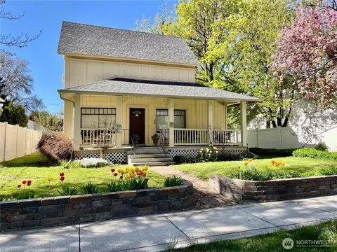 213 E Oak St, Dayton, WA 99328