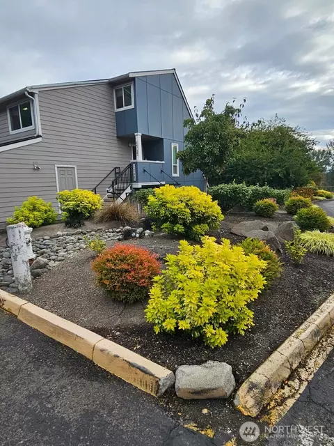 24758 45th Pl S, Kent, WA 98032