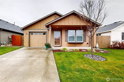 1173 SW Carver St, College Place, WA 99324