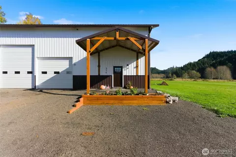314 E Valley Rd, Skamokawa, WA 98647