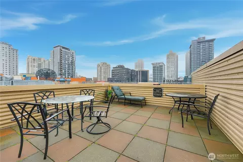 2324 1st Ave #208, Seattle, WA 98121