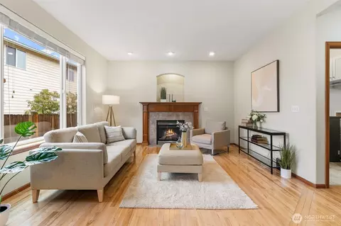 Living - 3205 179th Pl SE, Bothell, WA 98012 photo 2 of 3