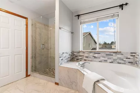 Bath - 3205 179th Pl SE, Bothell, WA 98012 photo 1 of 6