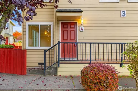 2902 13th St #3A, Everett, WA 98201