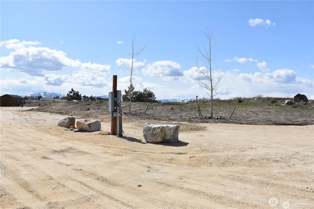 284 Harmony Heights Rd, Brewster, WA 98812