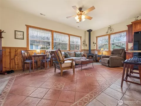 Living - 27114 SE Mud Mountain Rd, Enumclaw, WA 98022 photo 1 of 5