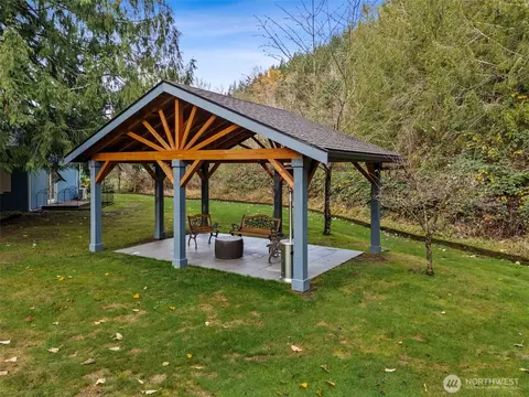 Exterior - 27114 SE Mud Mountain Rd, Enumclaw, WA 98022 photo 3 of 6
