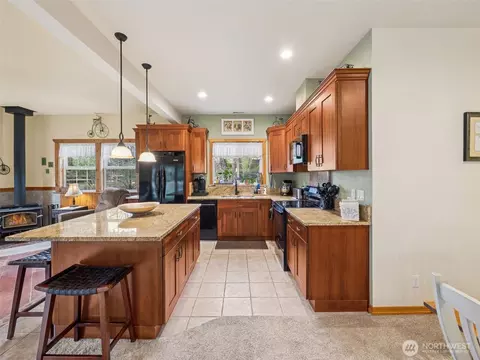 Kitchen - 27114 SE Mud Mountain Rd, Enumclaw, WA 98022 photo 2 of 3