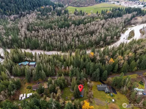 View/Area - 27114 SE Mud Mountain Rd, Enumclaw, WA 98022 photo 2 of 4