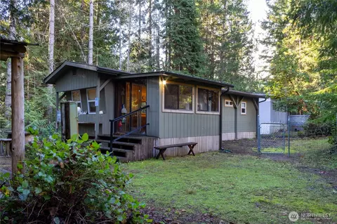 120 King Dr, Brinnon, WA 98320