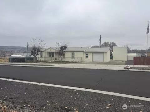 34 N Ginko St, Soap Lake, WA 98851