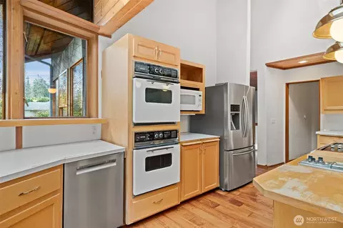 Kitchen - 453 Grandview Dr, Sequim, WA 98382 photo 5 of 6