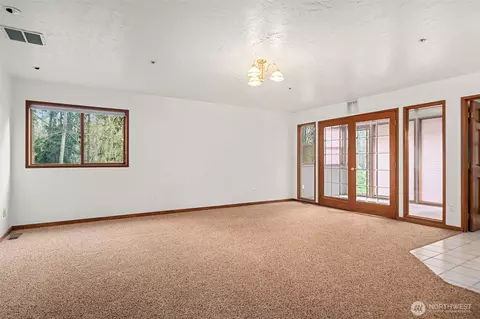 Living - 453 Grandview Dr, Sequim, WA 98382 photo 6 of 6