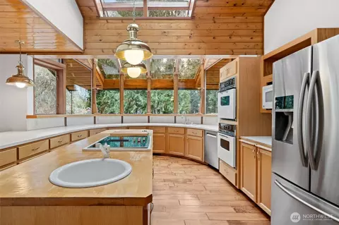 Kitchen - 453 Grandview Dr, Sequim, WA 98382 photo 4 of 6