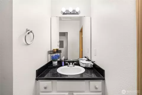 Bath - 5809 Highway Pl #B301, Everett, WA 98203 photo 2 of 3