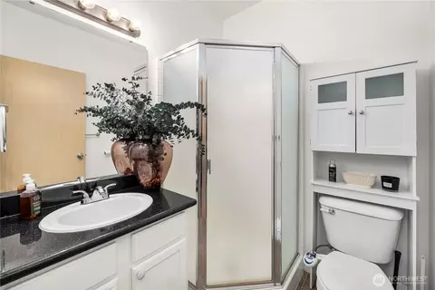 Bath - 5809 Highway Pl #B301, Everett, WA 98203 photo 3 of 3