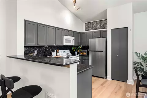 Kitchen - 5809 Highway Pl #B301, Everett, WA 98203 photo 2 of 4