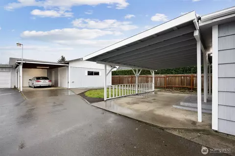 Exterior - 1849 Loraine St, Enumclaw, WA 98022 photo 2 of 3